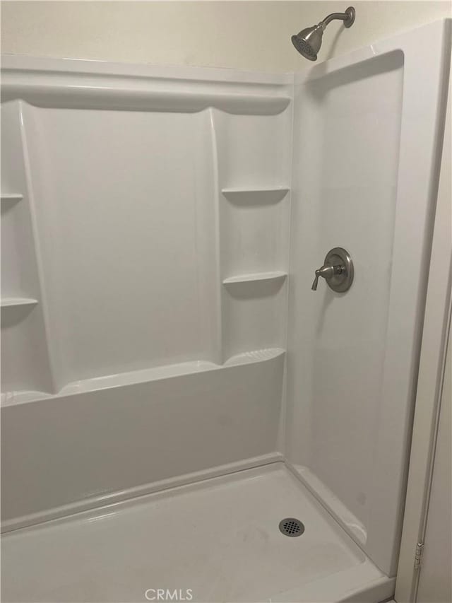 552 Canyon Dr Unit 38, Oceanside, CA 92054 - full bathroom with a shower