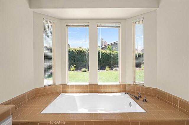 3386 Montagne Way, Thousand Oaks, CA 91362 - bathroom featuring a garden tub and healthy amount of natural light
