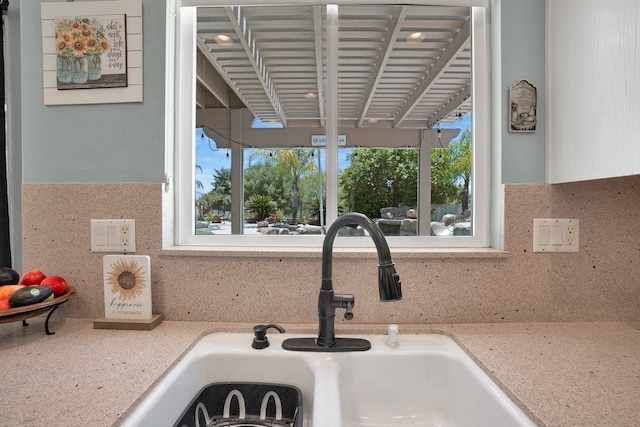 42207 Kimberly Way, Murrieta, CA 92562 - kitchen view of backsplash and light stone counters