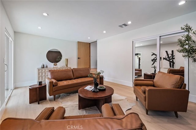 439 S Lamer St, Burbank, CA 91506 - living area featuring recessed lighting and light wood finished floors