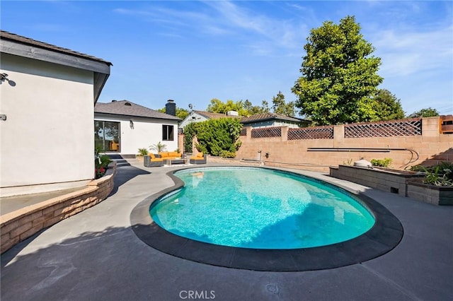 439 S Lamer St, Burbank, CA 91506 - view of swimming pool with a patio and a fenced backyard