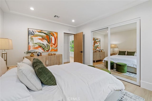 439 S Lamer St, Burbank, CA 91506 - bedroom featuring light wood-style floors and recessed lighting