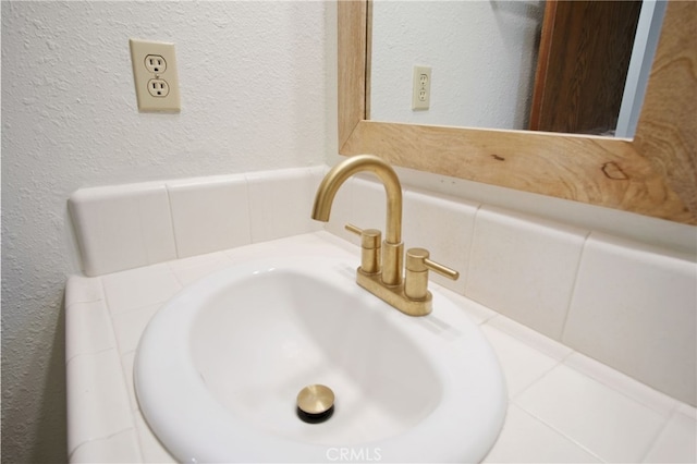3350 M St Unit 33, Merced, CA 95348 - bathroom view of a textured wall