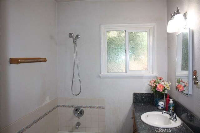 6400 Tournament Dr, Jurupa Valley, CA 92509 - full bath with vanity and shower / bathtub combination