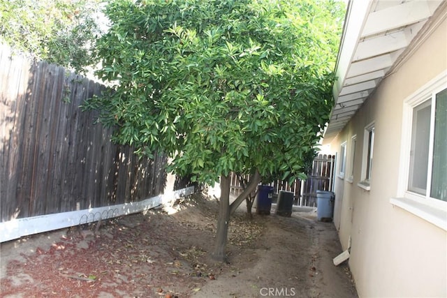 6400 Tournament Dr, Jurupa Valley, CA 92509 - view of fenced yard
