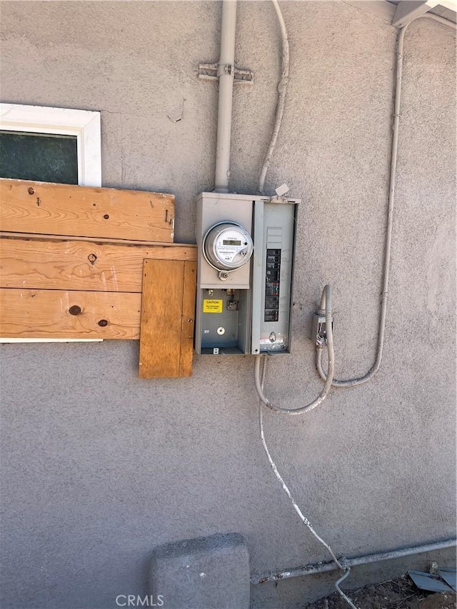 10976 Bushnell Ave, Riverside, CA 92505 - exterior view of stucco siding