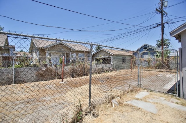 531 W 61st St, Los Angeles, CA 90044 - view of yard