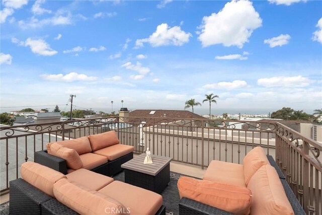 729 Longfellow Ave, Hermosa Beach, CA 90254 - wooden terrace with an outdoor hangout area