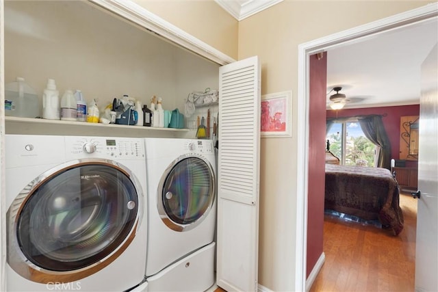 729 Longfellow Ave, Hermosa Beach, CA 90254 - laundry area with crown molding, wood finished floors, separate washer and dryer, and a ceiling fan