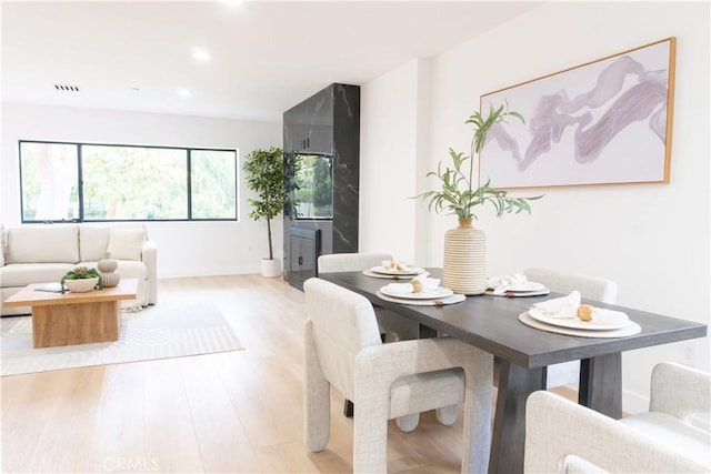 539 Avon Ave, Pasadena, CA 91105 - dining area featuring light wood-style flooring and recessed lighting