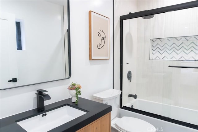 539 Avon Ave, Pasadena, CA 91105 - full bath with vanity and bath / shower combo with glass door