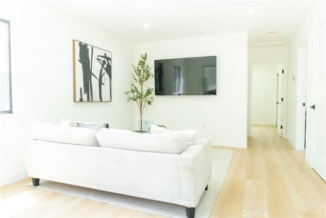 539 Avon Ave, Pasadena, CA 91105 - living area with wood finished floors and recessed lighting