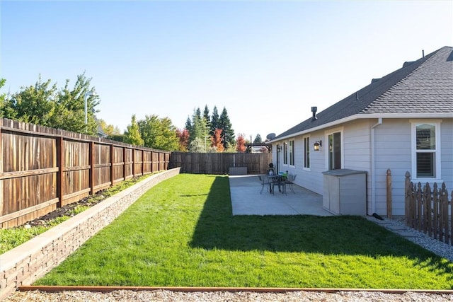 3109 Rae Creek Dr, Chico, CA 95973 - fenced backyard featuring a patio