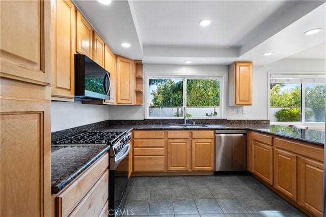 1317 Mill Creek Ct, Thousand Oaks, CA 91360 - kitchen featuring black microwave, dishwasher, gas range, healthy amount of natural light, and recessed lighting