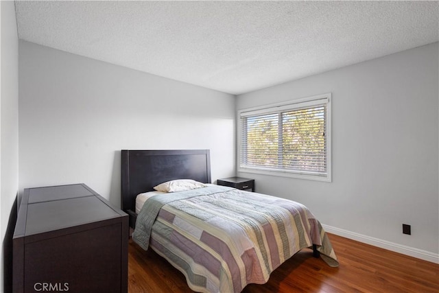 1317 Mill Creek Ct, Thousand Oaks, CA 91360 - bedroom with wood finished floors and a textured ceiling