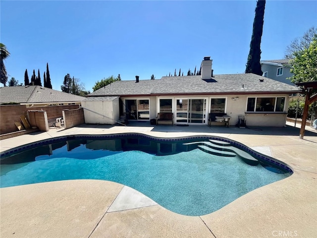 10116 Viking Ave, Northridge, CA 91324 - view of pool featuring a patio area