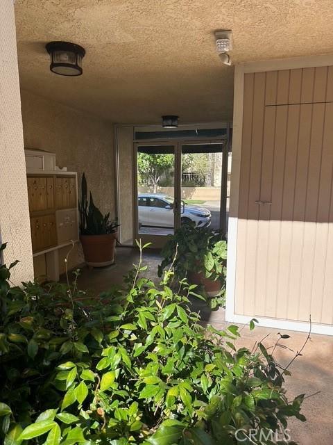 4807 Beck Ave Unit 4, Valley Village, CA 91601 - property entrance