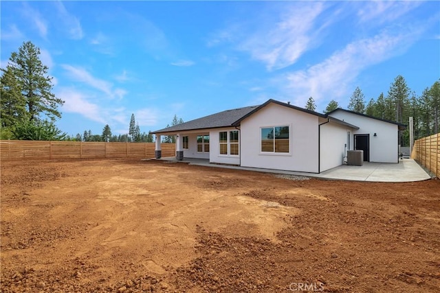 6638 Dolores Dr, Paradise, CA 95969 - back of house featuring a patio, a fenced backyard, and stucco siding