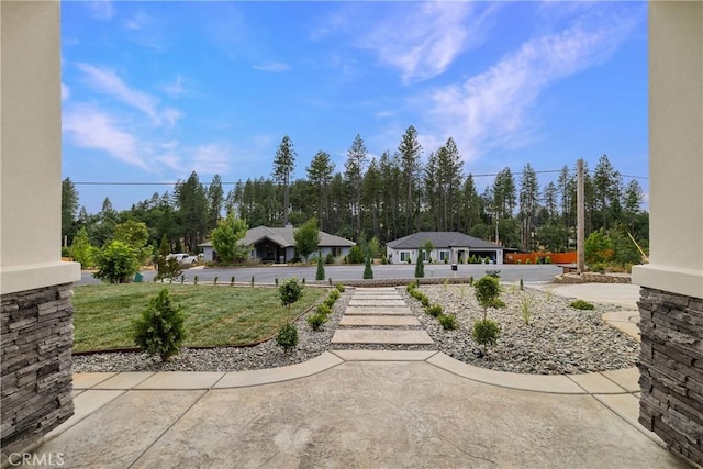 6638 Dolores Dr, Paradise, CA 95969 - view of patio