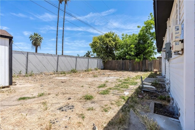 1920 Doolittle Ave, Bakersfield, CA 93304 - view of yard