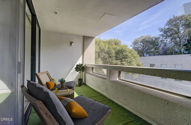 121 S Hope St Unit 321, Los Angeles, CA 90012 - view of balcony