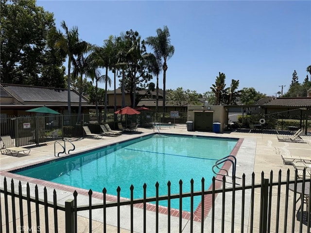640 Juniper Way, La Habra, CA 90631 - community pool with a patio area