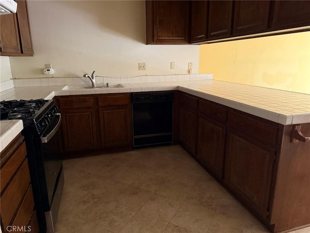 640 Juniper Way, La Habra, CA 90631 - kitchen featuring dishwasher, range with gas cooktop, range hood, and a peninsula