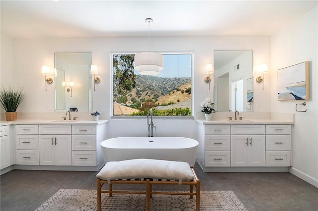 3417 Kildare Ct, Burbank, CA 91504 - full bath with two vanities and a freestanding tub