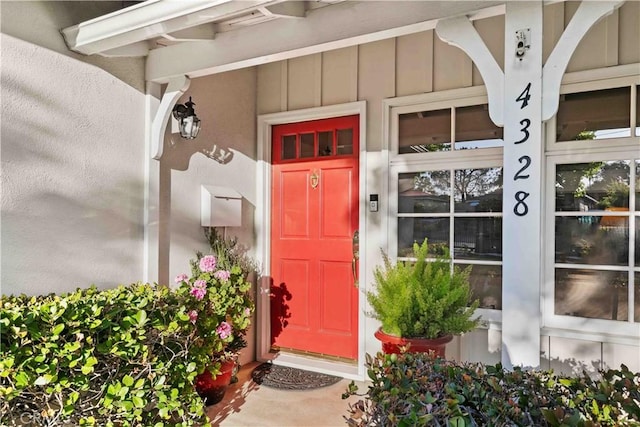 4328 Sunset Ave, Montrose, CA 91020 - entrance to property with board and batten siding