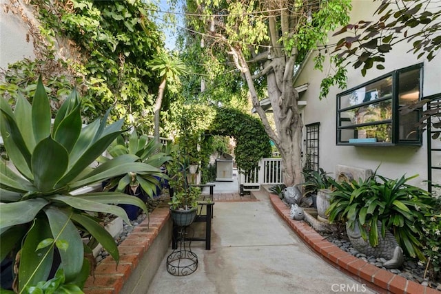 4328 Sunset Ave, Montrose, CA 91020 - view of patio / terrace