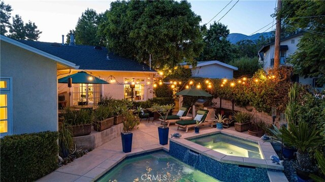 4328 Sunset Ave, Montrose, CA 91020 - swimming pool featuring an in-ground hot tub and a patio area