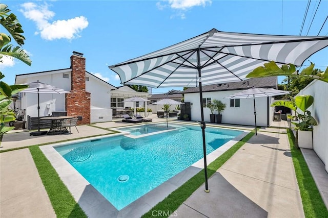 1402 E Rose Ave, Orange, CA 92867 - view of pool with a patio and a pool with connected hot tub
