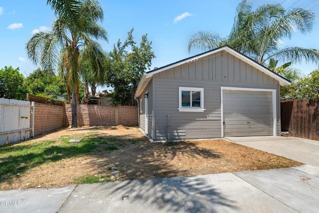 341 1st St, Fillmore, CA 93015 - garage featuring driveway