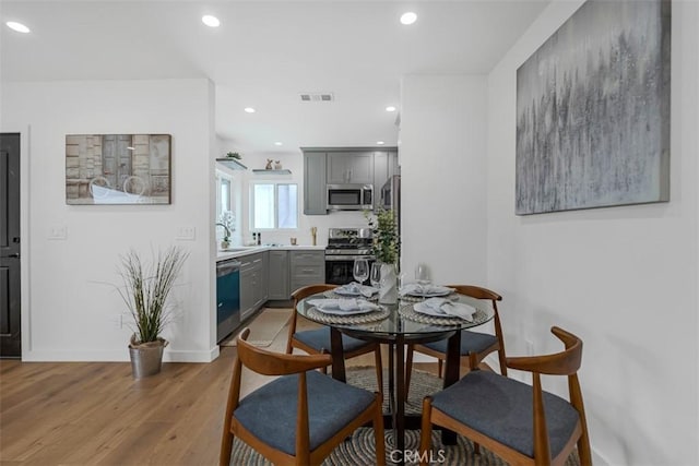433 N Buena Vista St, Burbank, CA 91505 - dining area featuring light wood-style floors and recessed lighting
