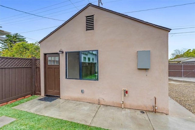 433 N Buena Vista St, Burbank, CA 91505 - back of house with stucco siding and a patio