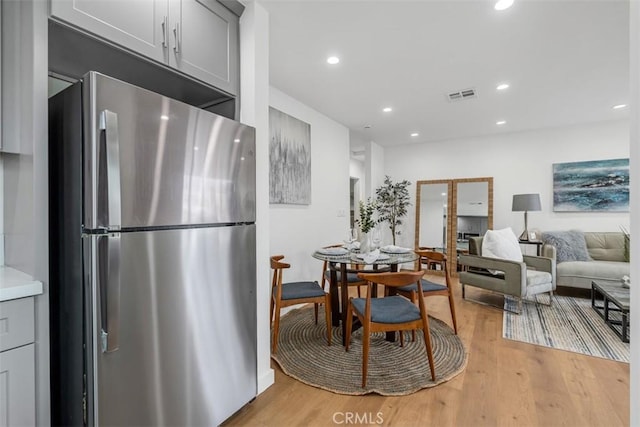 433 N Buena Vista St, Burbank, CA 91505 - dining area featuring light wood finished floors and recessed lighting