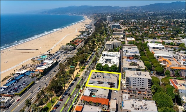 901 Ocean Ave, Santa Monica, CA 90403 - view of urban area with property parcel outlined and a water and mountain view