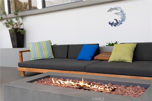 901 Ocean Ave, Santa Monica, CA 90403 - view of living room