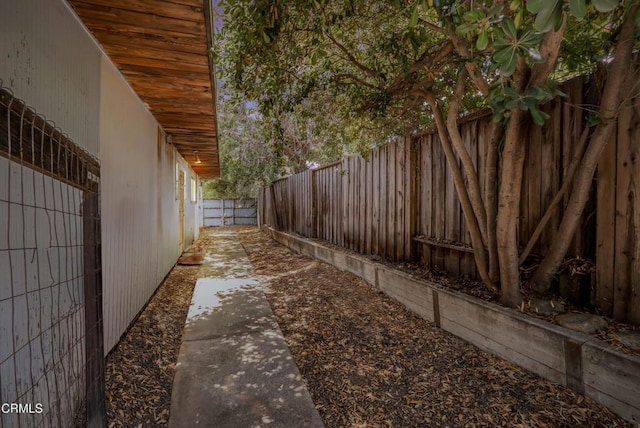 1412 Ellsworth Ct, Thousand Oaks, CA 91360 - view of fenced backyard