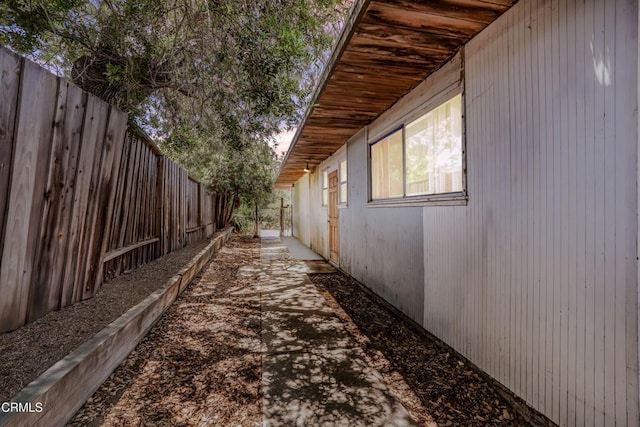 1412 Ellsworth Ct, Thousand Oaks, CA 91360 - view of side of home featuring a fenced backyard