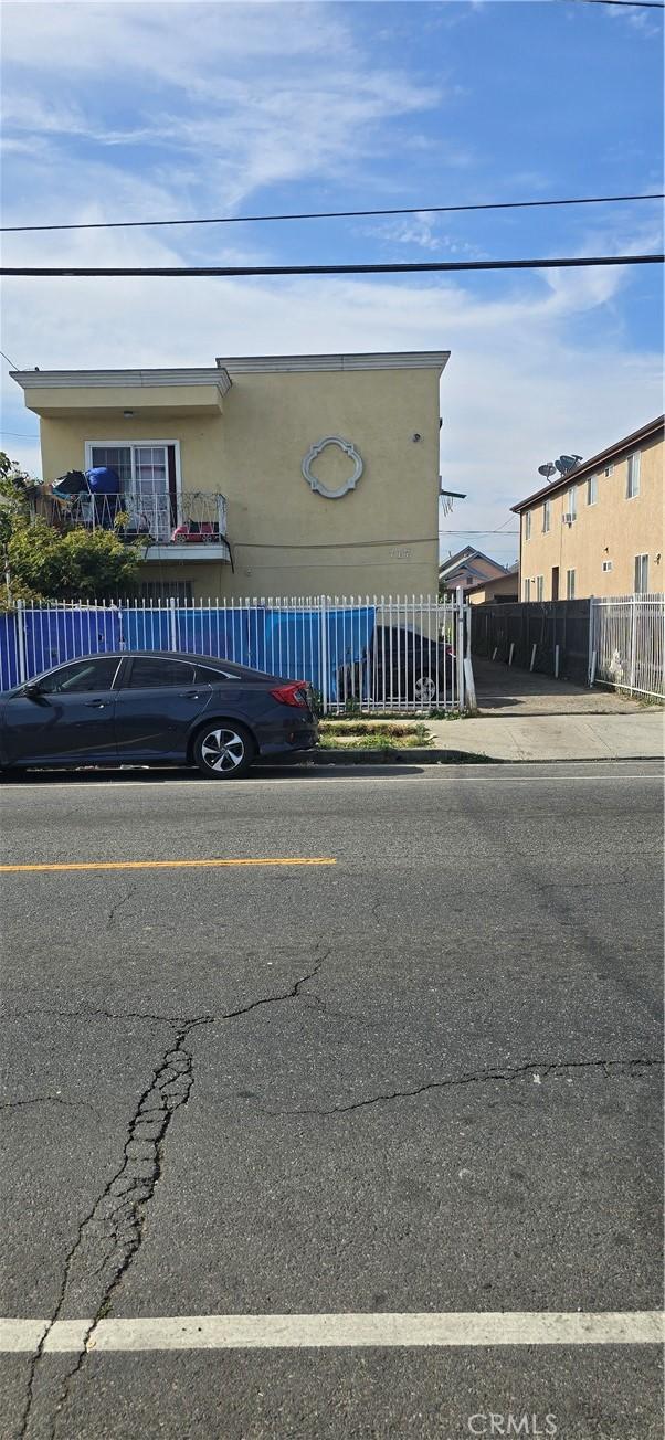 717 W 54th St, Los Angeles, CA 90037 - view of property