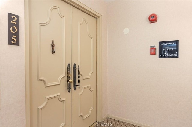 1277 S Beverly Glen Blvd Unit 205, Los Angeles, CA 90024 - detailed view of baseboards