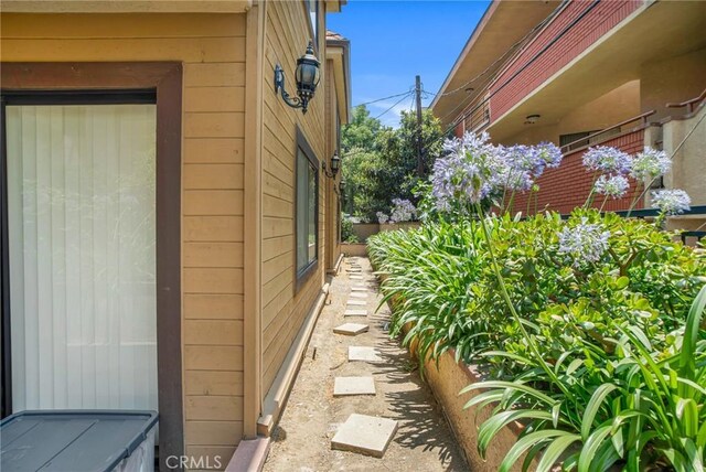 1207 N Columbus Ave, Glendale, CA 91202 - view of property exterior