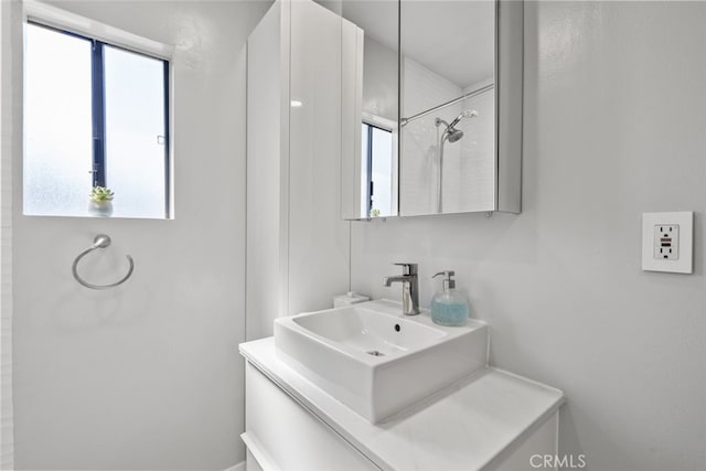 2920 Fairmount Ave, La Crescenta, CA 91214 - bathroom with vanity