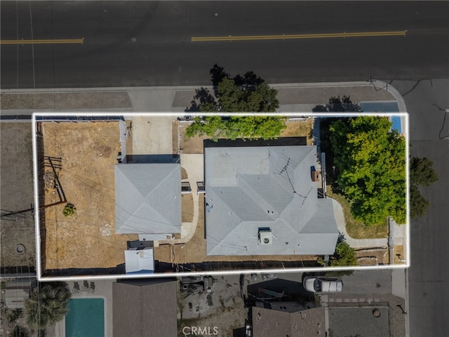 880 E Wright St, Hemet, CA 92543 - aerial view of property's location with property boundaries highlighted