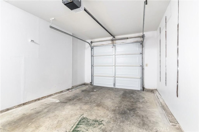 10710 El Camino Real Unit 14, Atascadero, CA 93422 - garage featuring a garage door opener