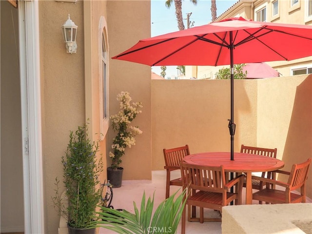 1628 E Palm Ave Unit 5, El Segundo, CA 90245 - view of patio / terrace with outdoor dining space