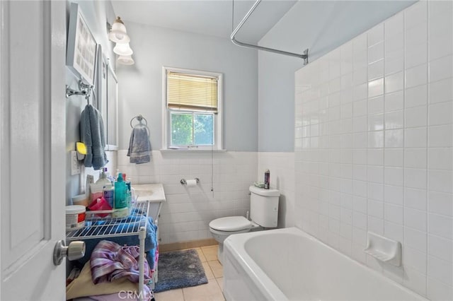 35 Columbia St, Pasadena, CA 91105 - full bathroom featuring tile patterned flooring, vanity, and tile walls