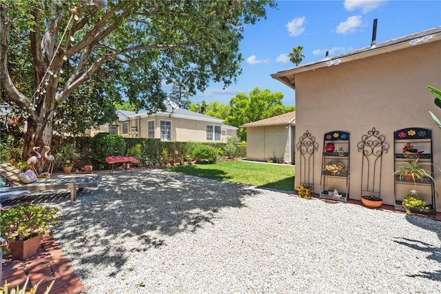 35 Columbia St, Pasadena, CA 91105 - view of green lawn featuring a patio