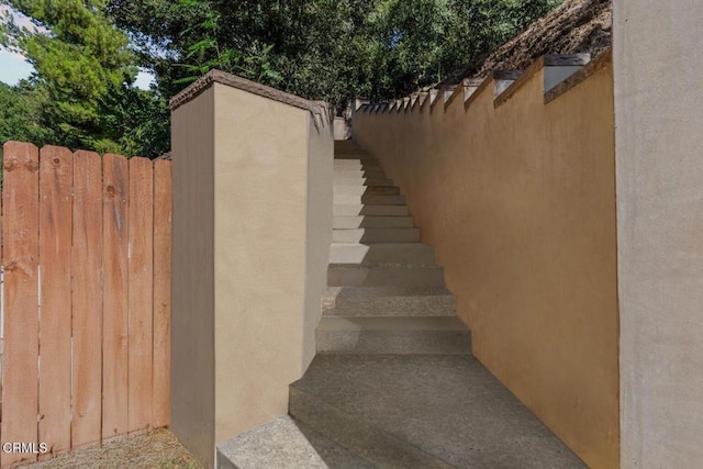 2100 Valley Meadow Dr, Oak View, CA 93022 - view of stairs